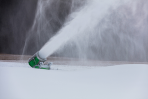 Experts Uncover the Water and Emissions Footprint of Snowmaking: Can We Rely on it in an Era of Climate Change?