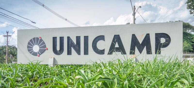 A sign reading 'UNICAMP' from the university's campus